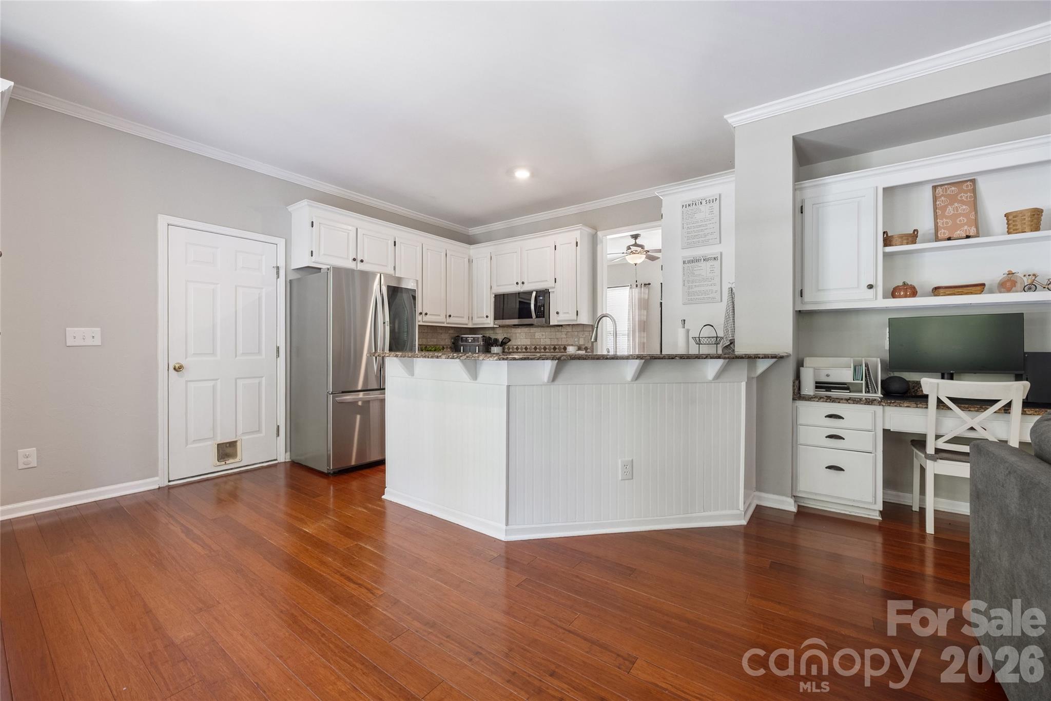main property photo 14