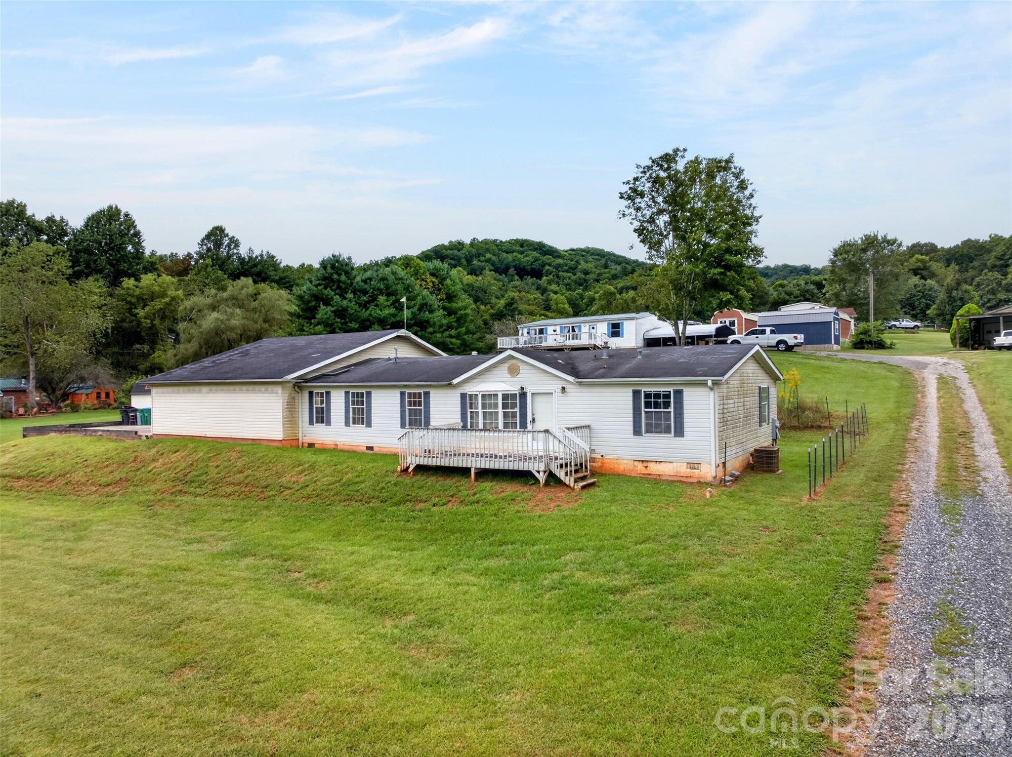 main property photo 8