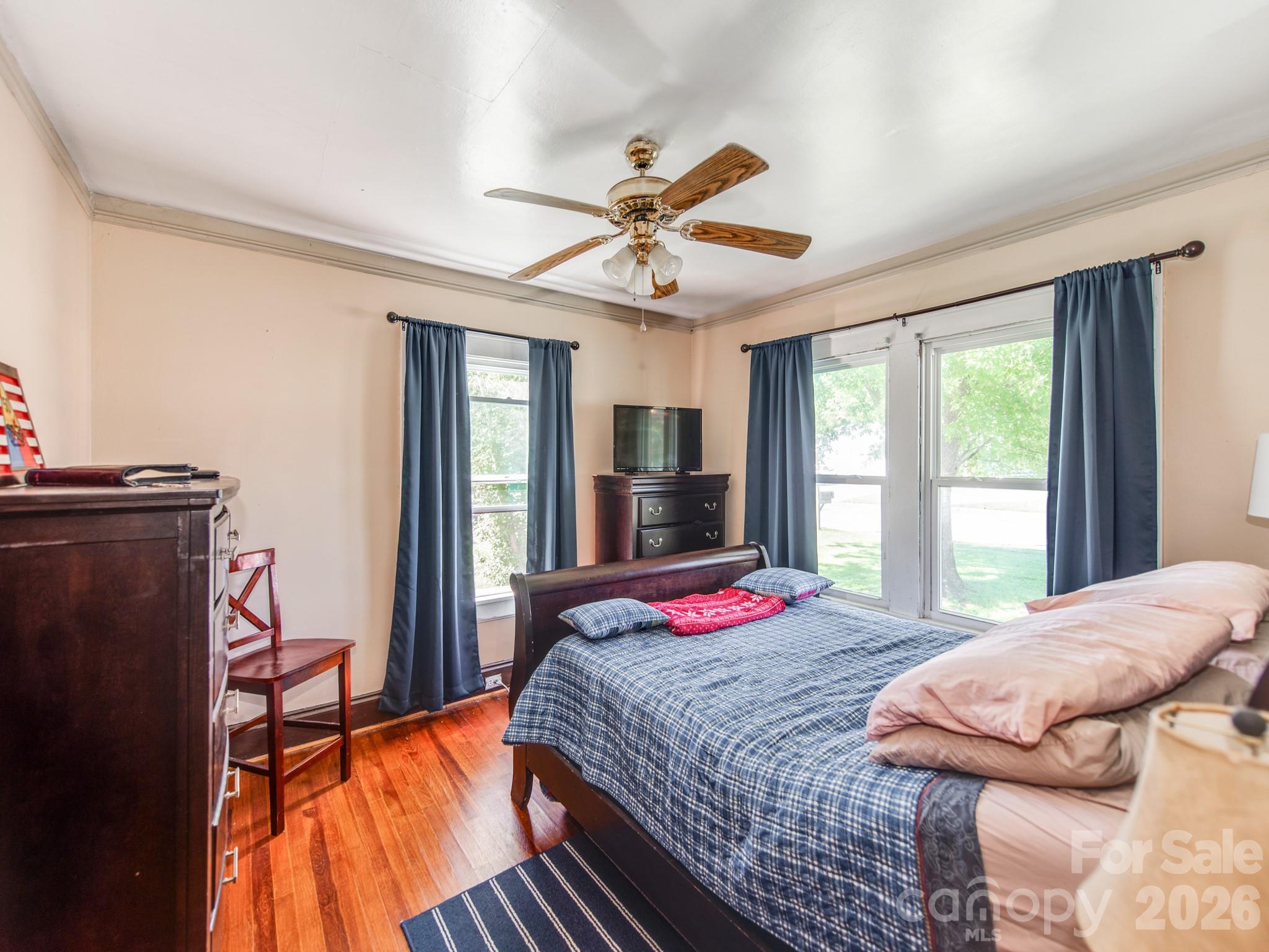 main property photo 16