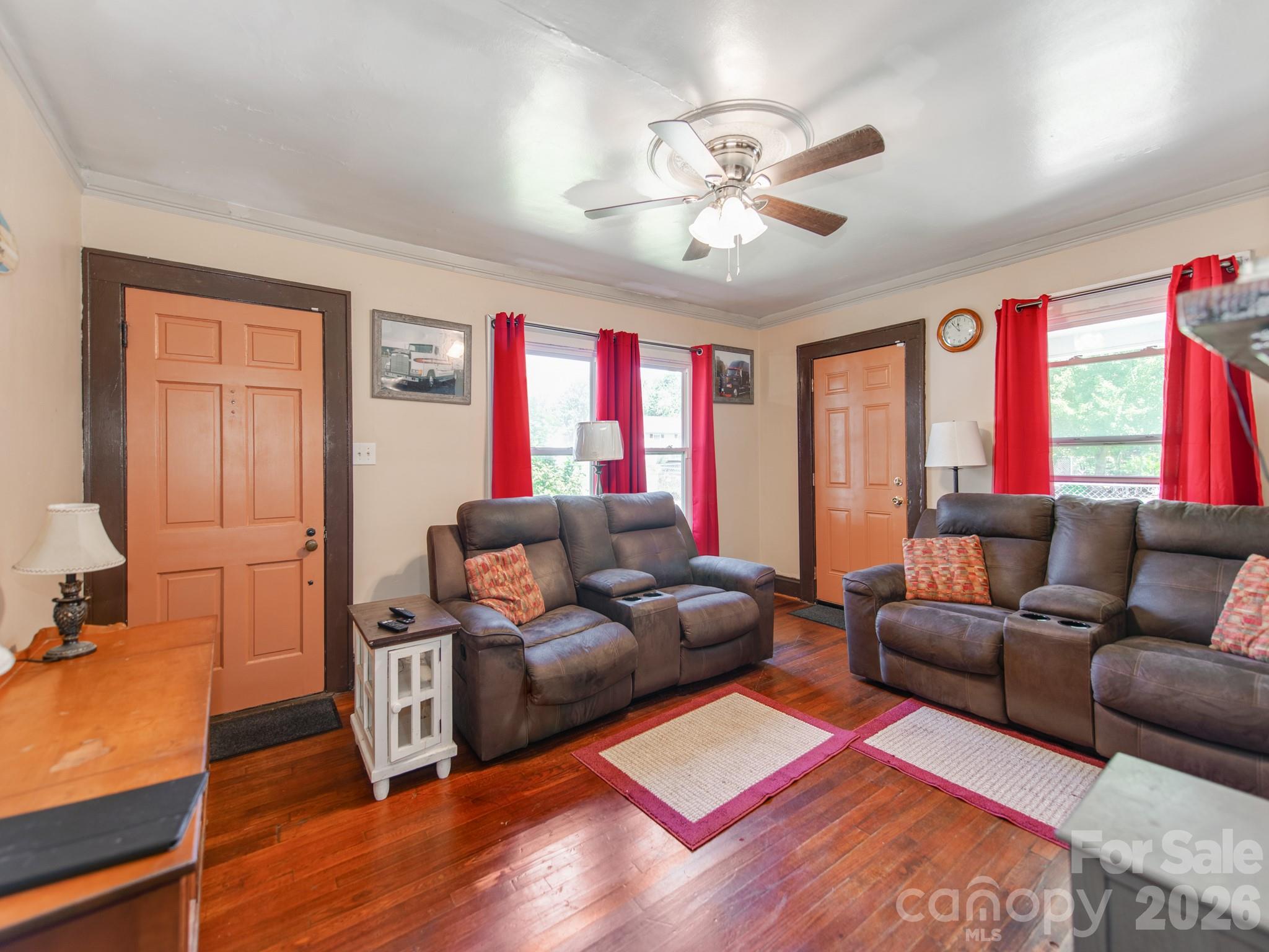 main property photo 4