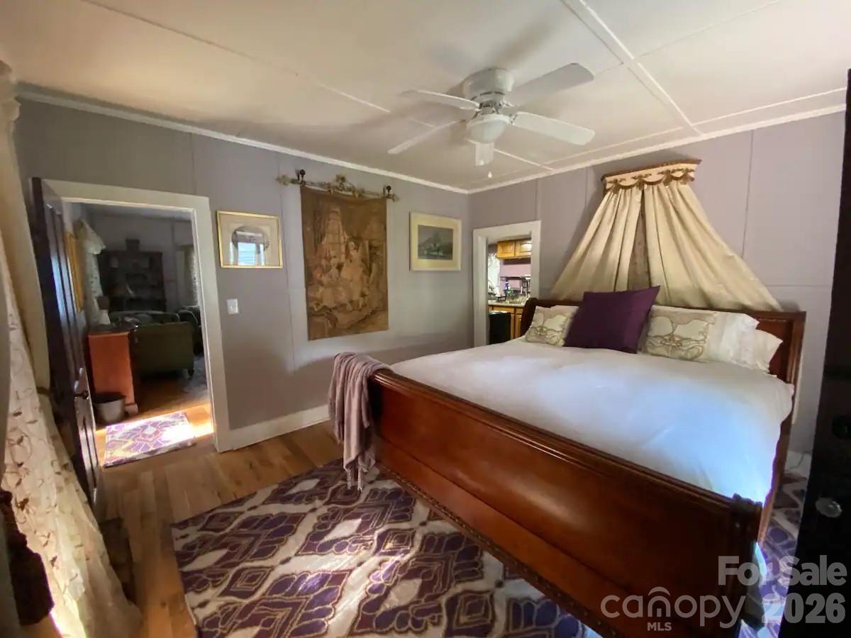 main property photo 6