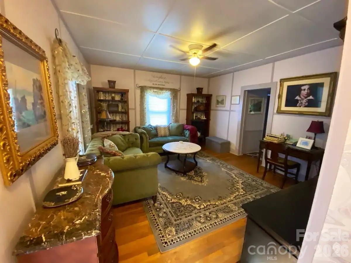 main property photo 7