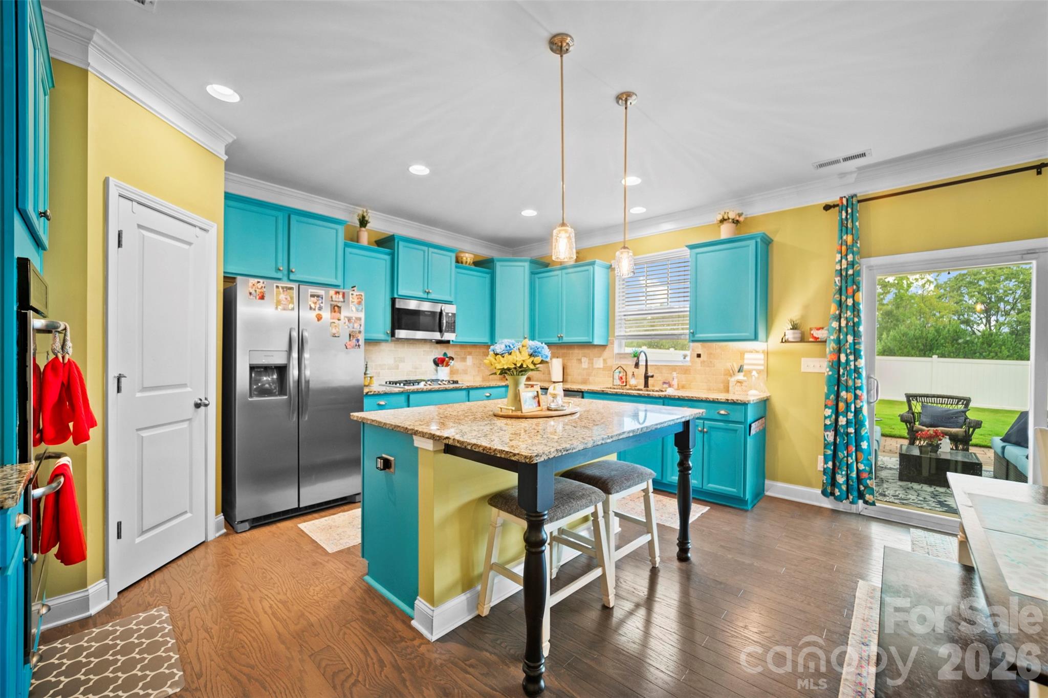 main property photo 6