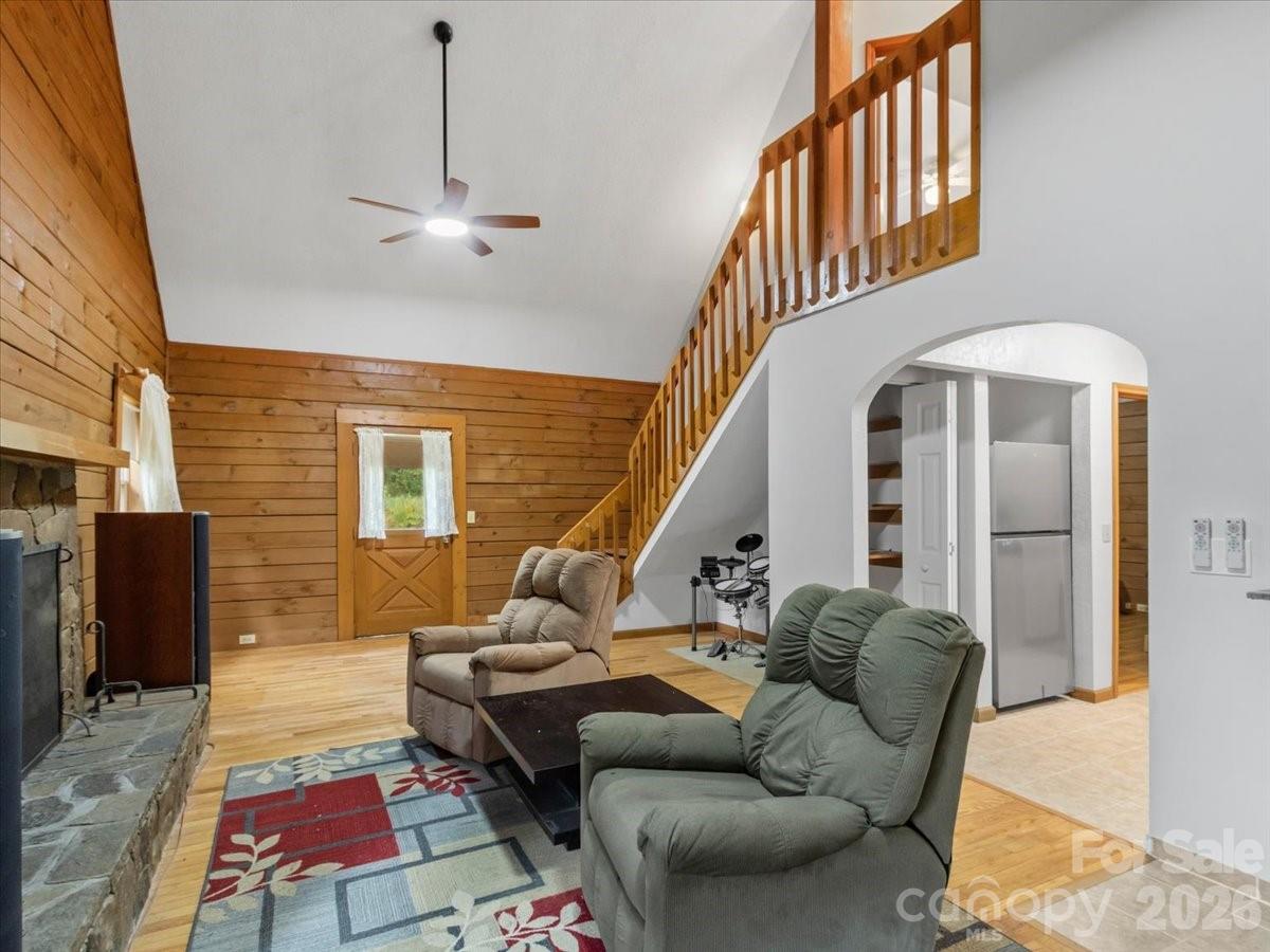 main property photo 7