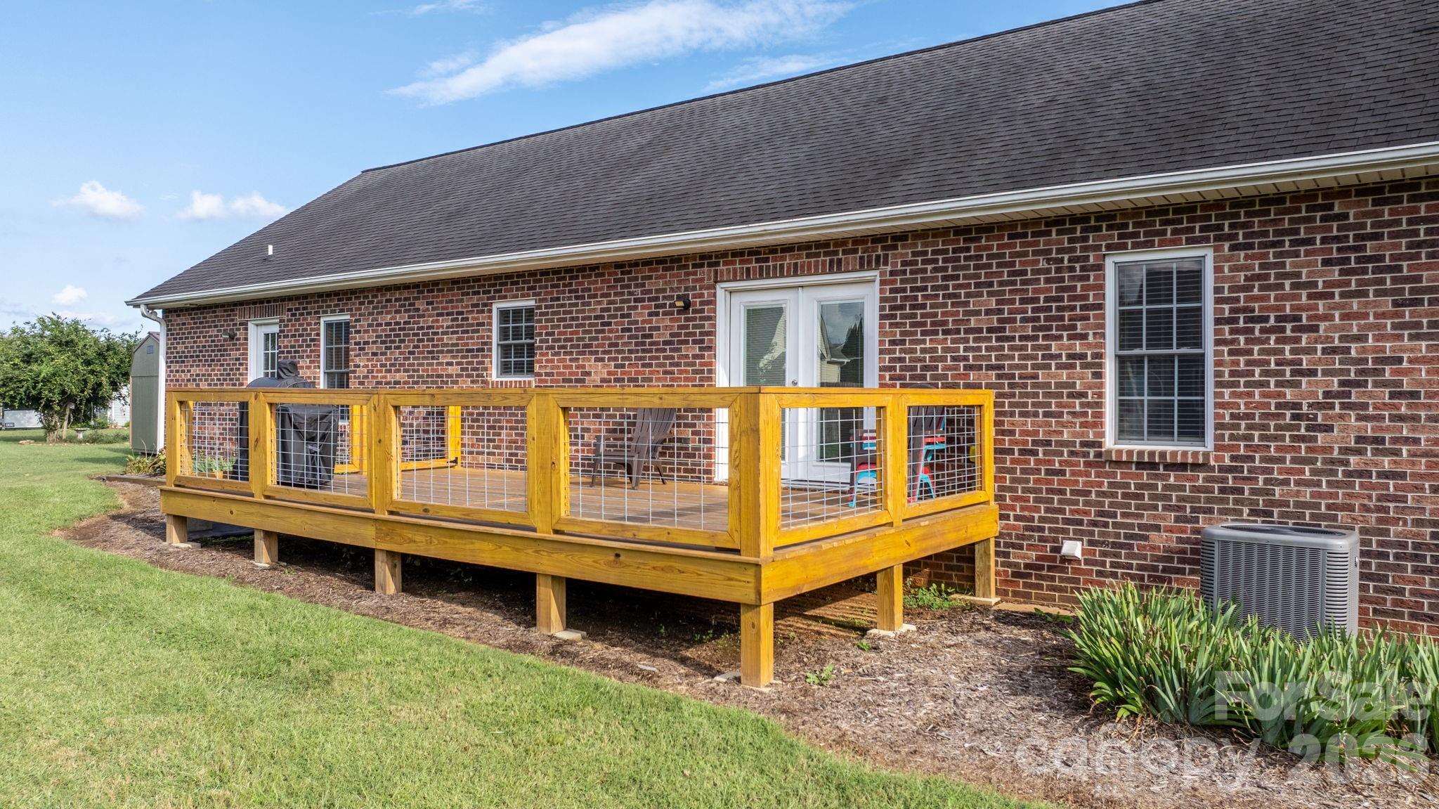 main property photo 17