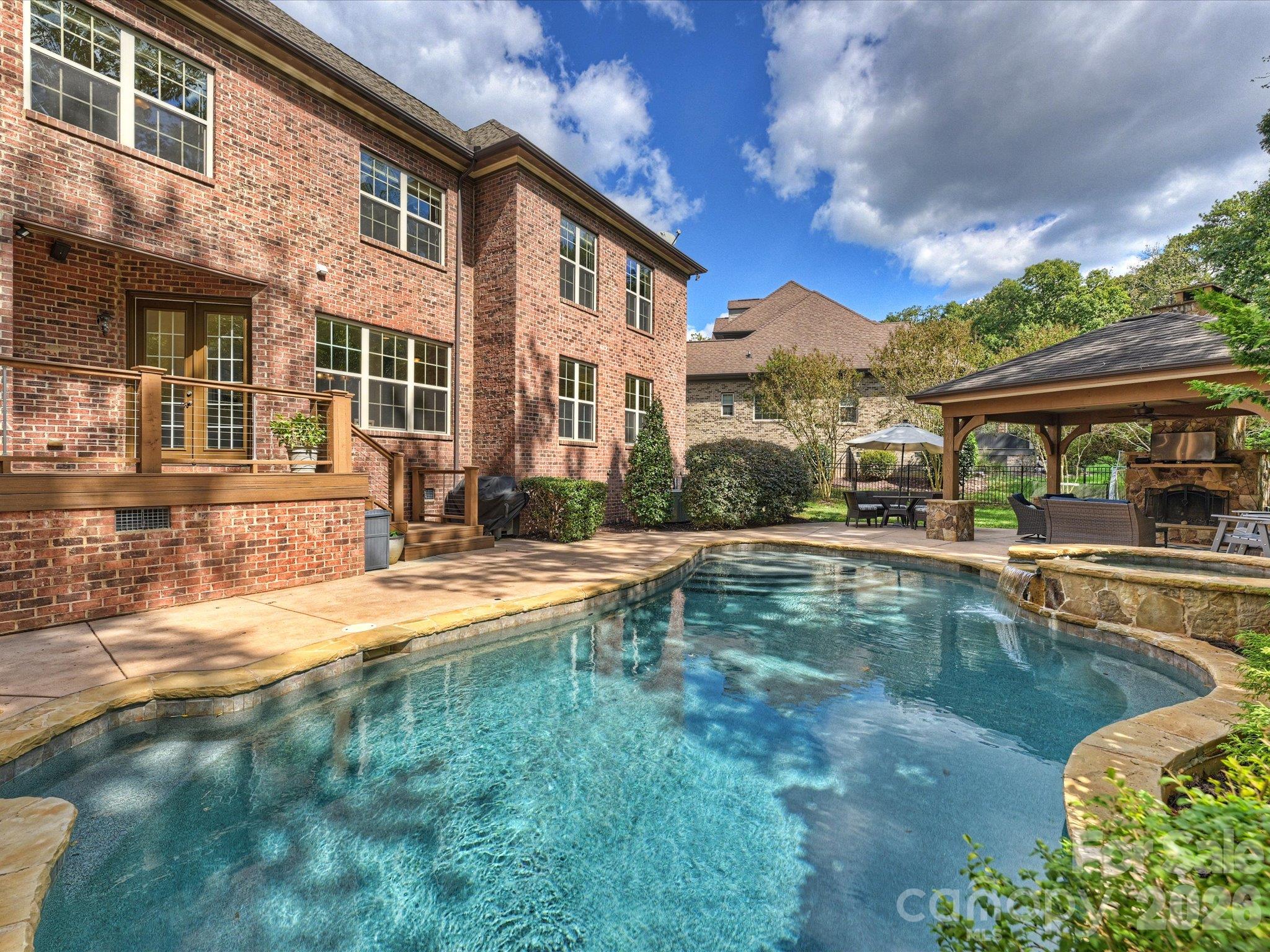 main property photo 41