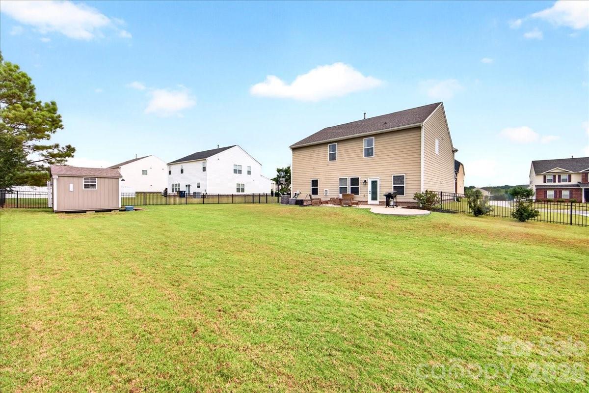 main property photo 40