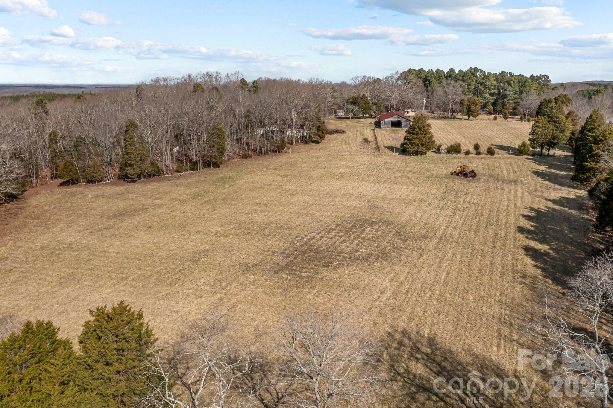 main property photo 11