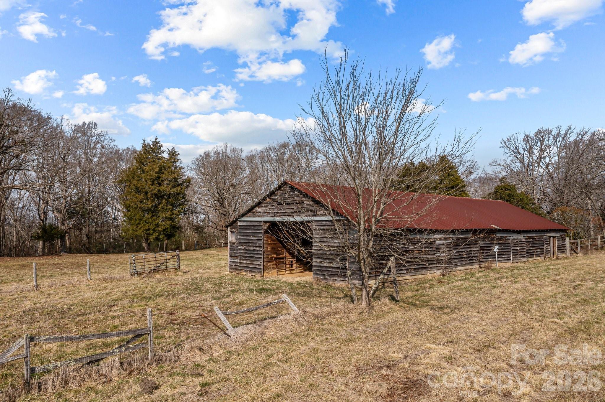 main property photo 14