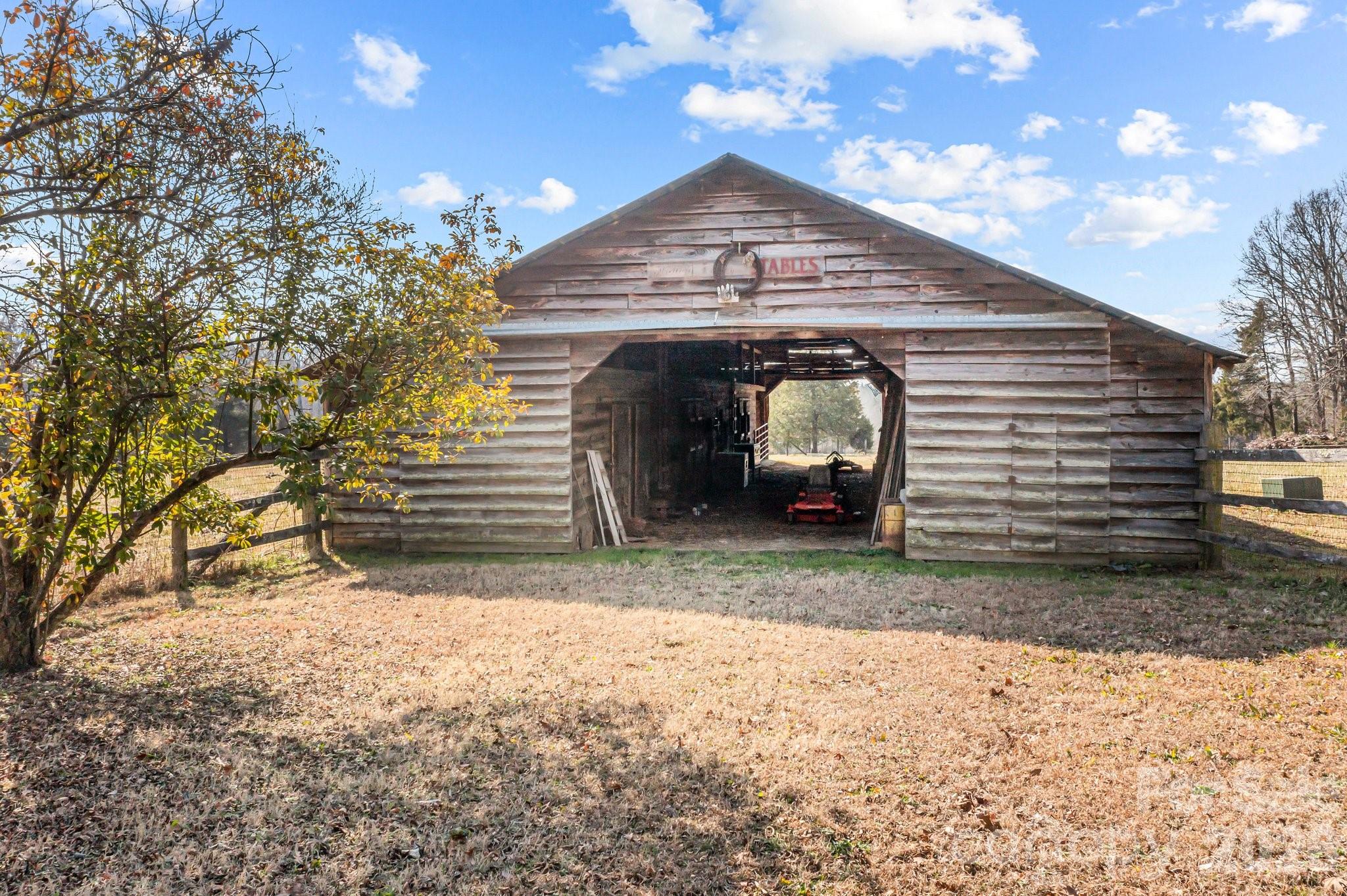 main property photo 16