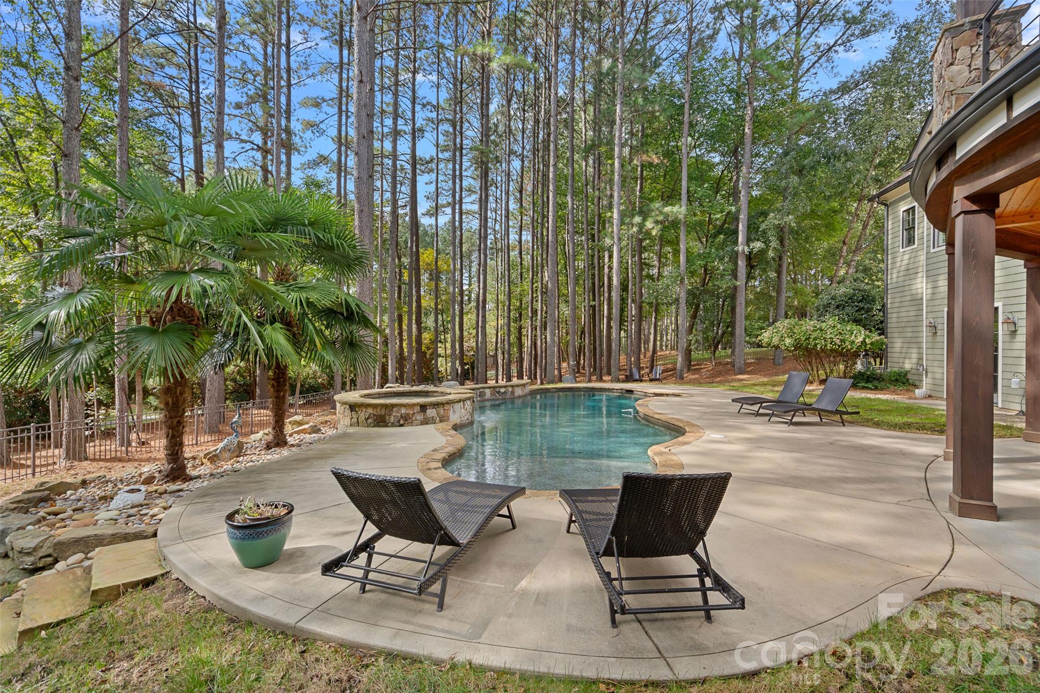 main property photo 30