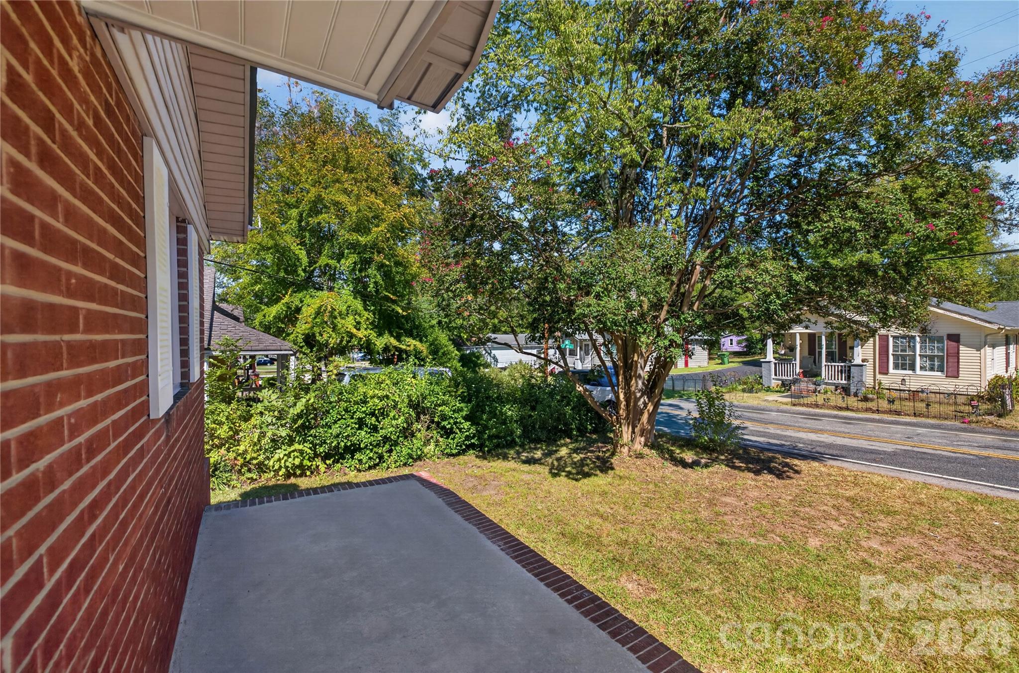 main property photo 28