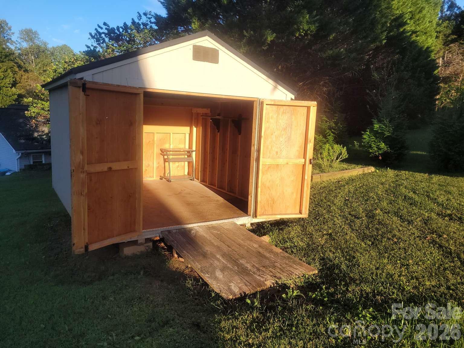 main property photo 26