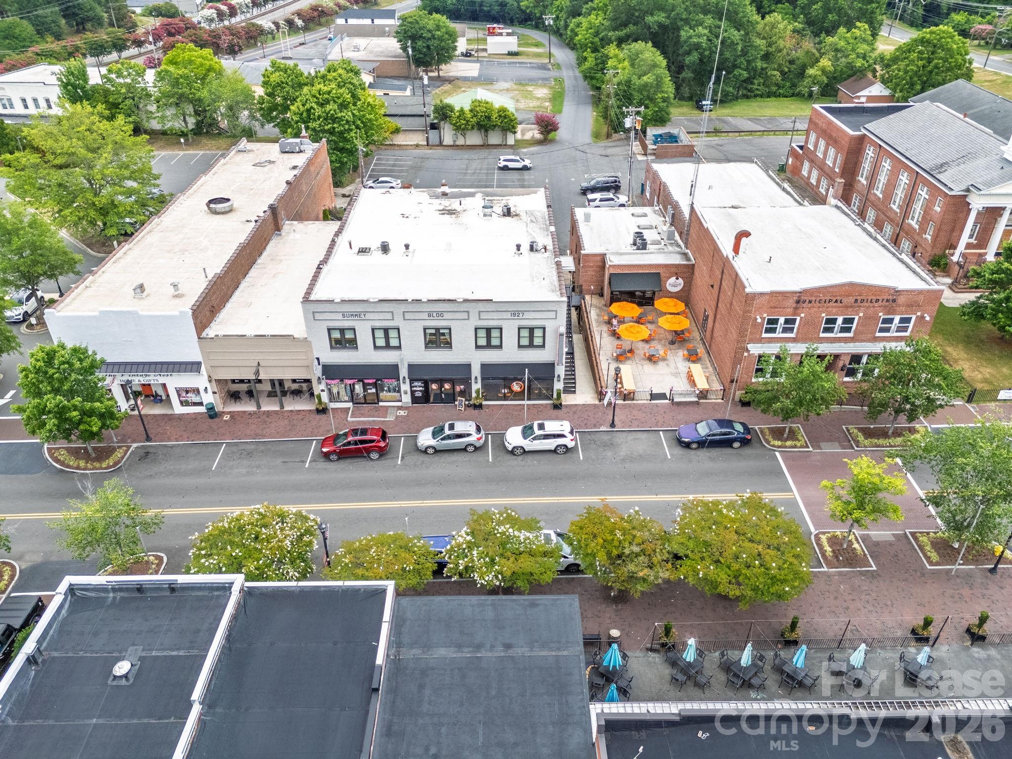 main property photo 28