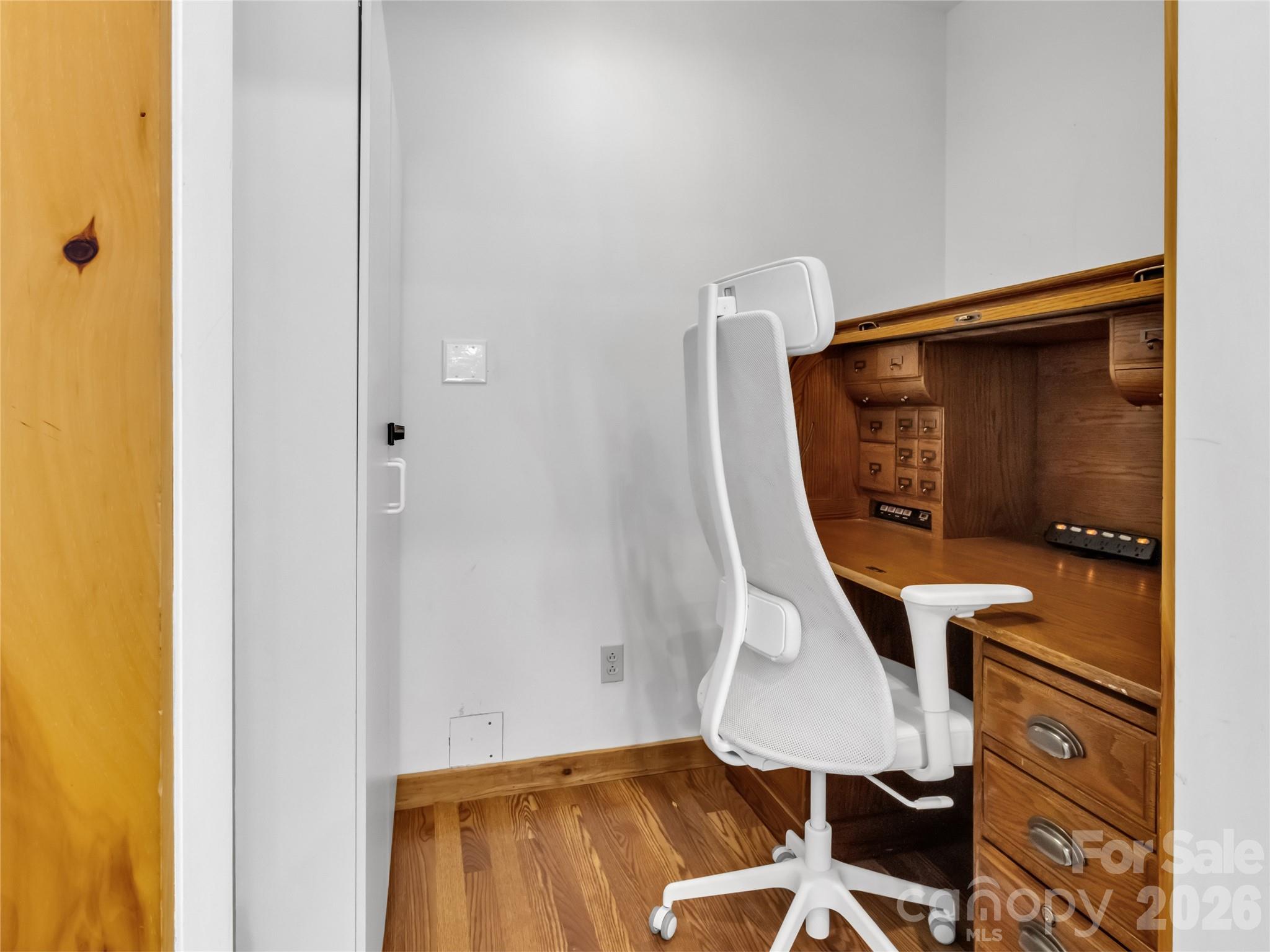 main property photo 17