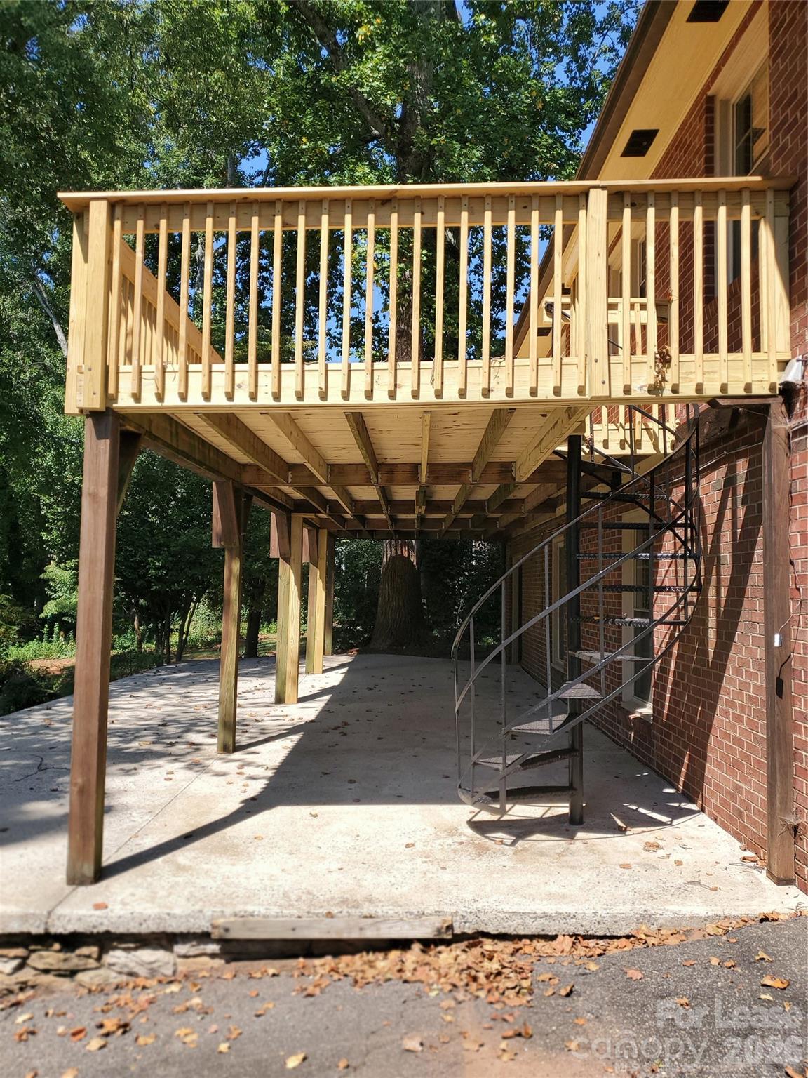 main property photo 6