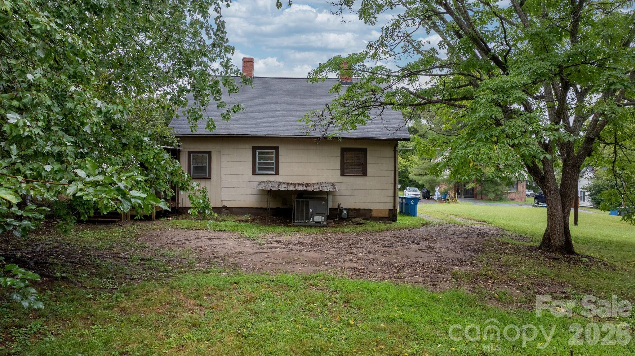 main property photo 28