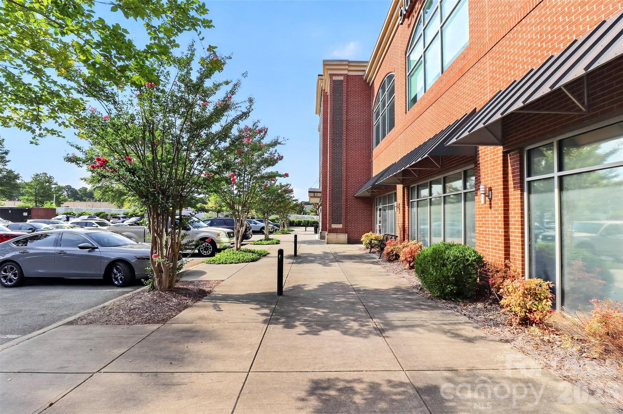 main property photo 30