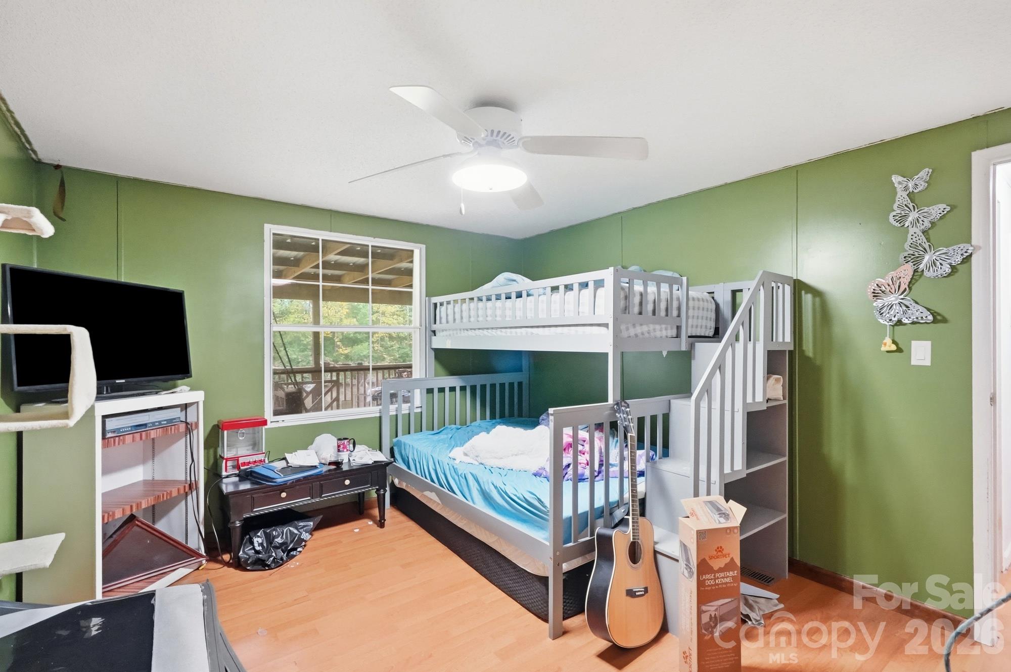 main property photo 28