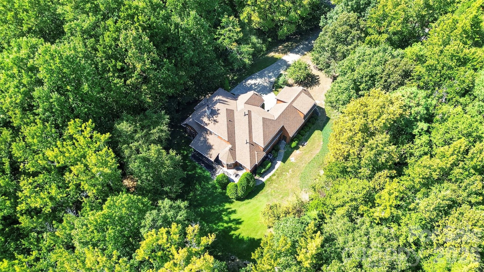 main property photo 38