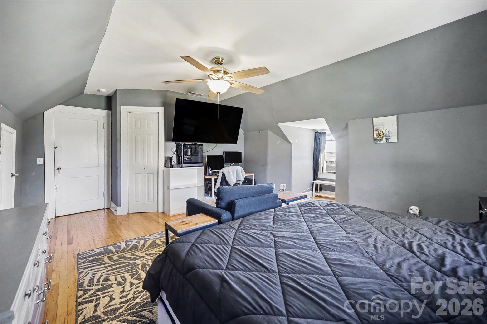 main property photo 26