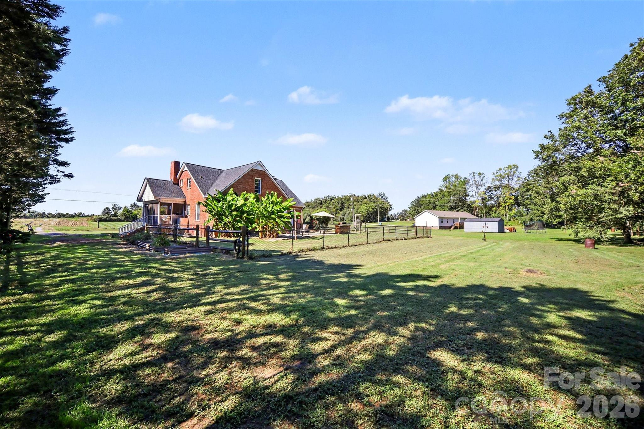 main property photo 41