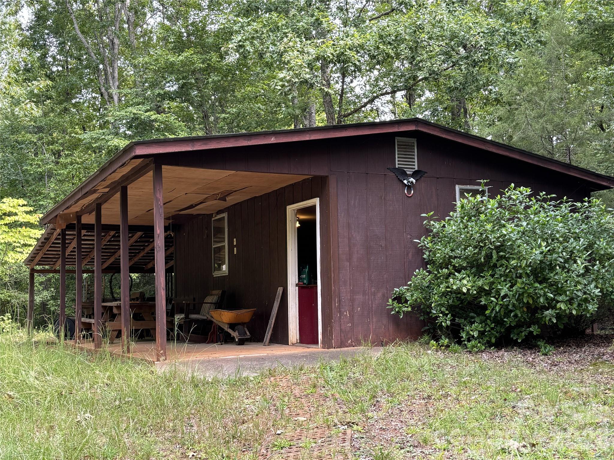 main property photo 13
