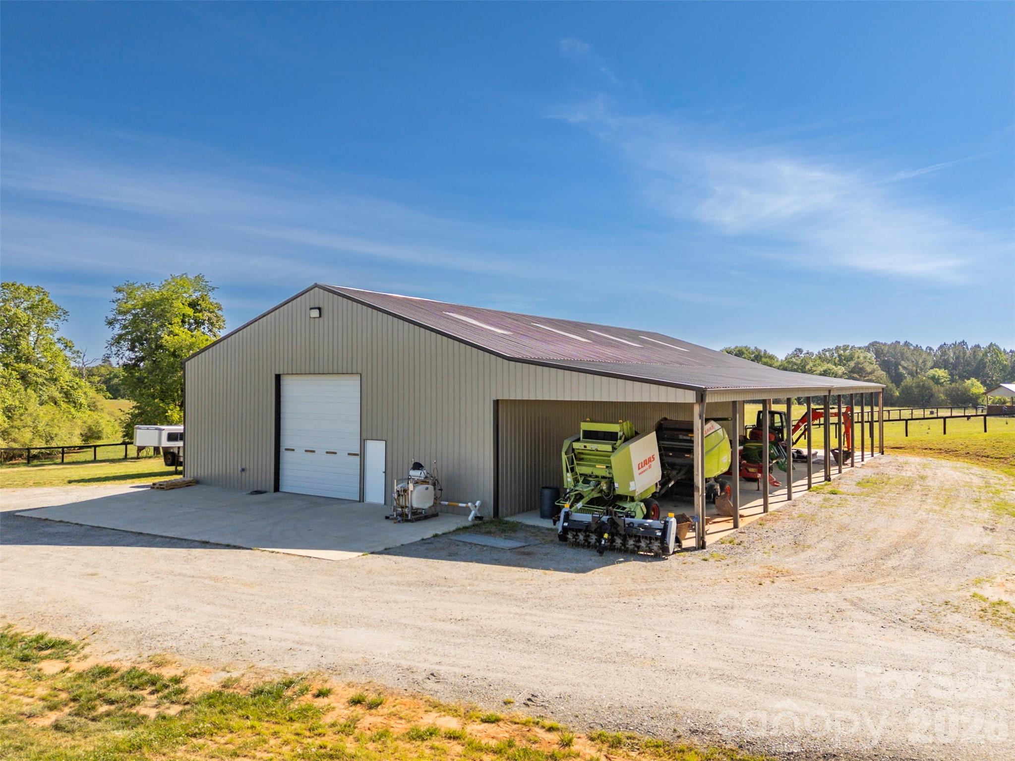 main property photo 14