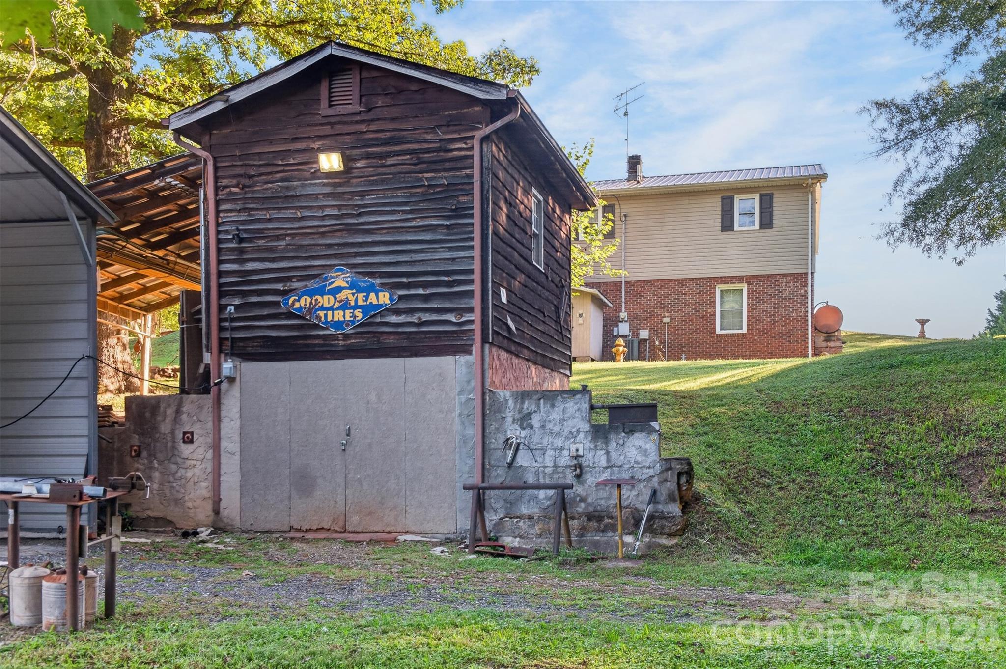 main property photo 20