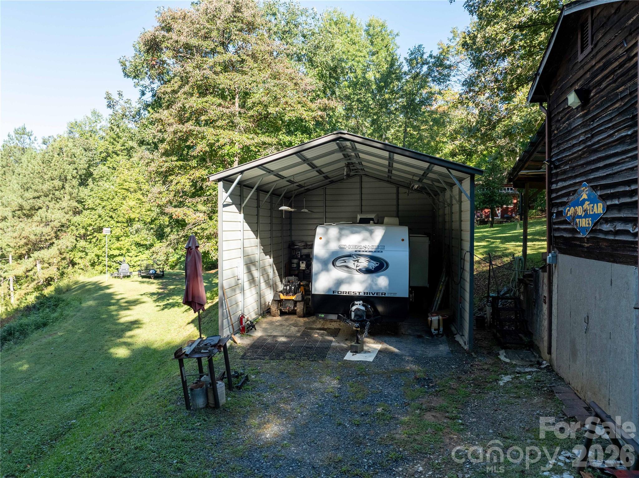 main property photo 22
