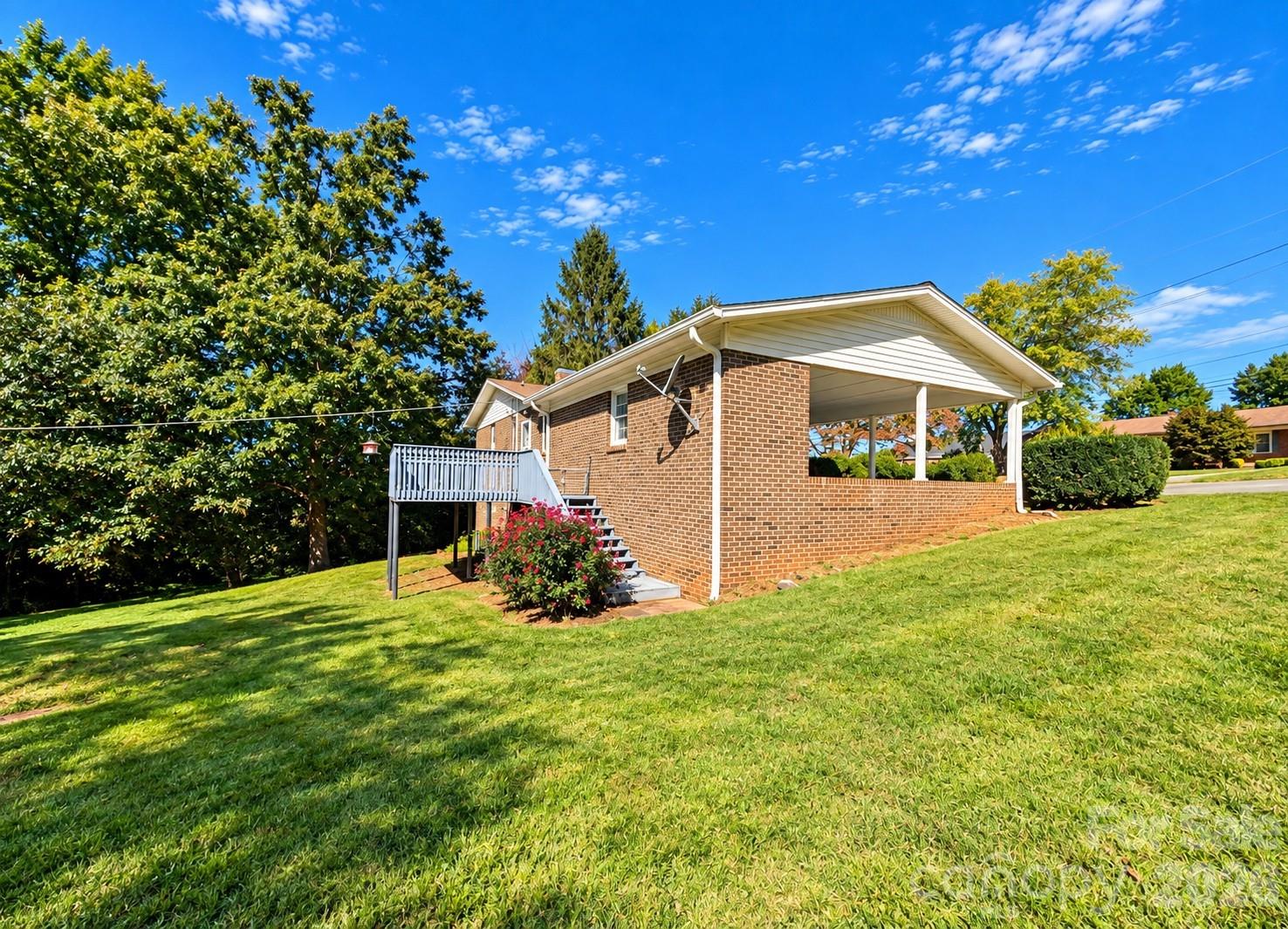 main property photo 33