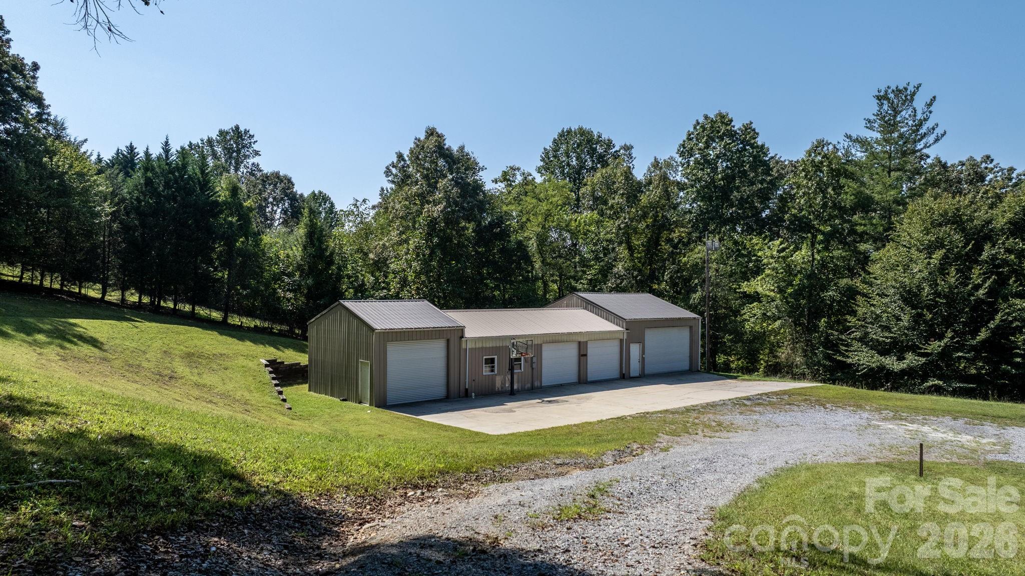 main property photo 30