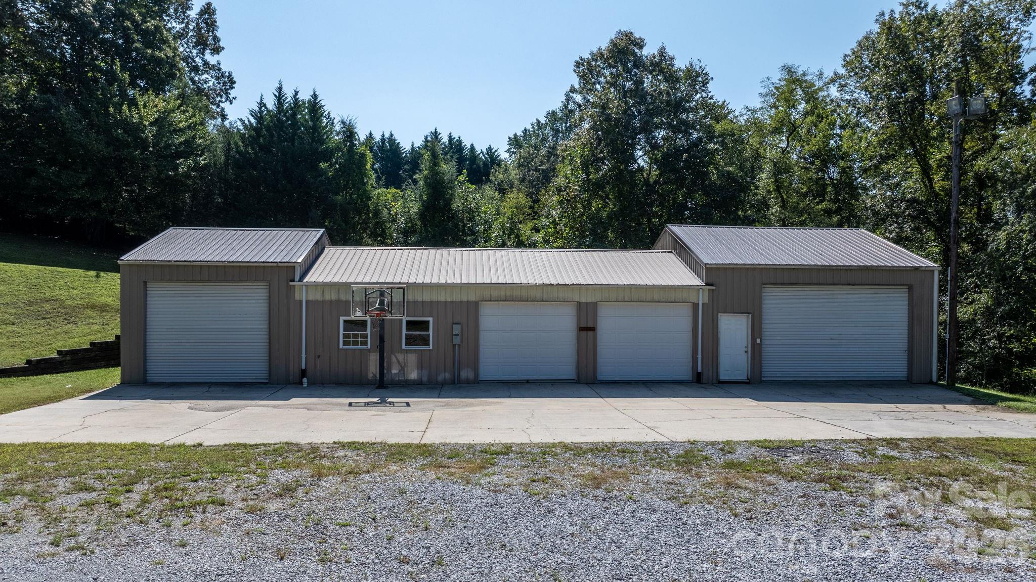 main property photo 31