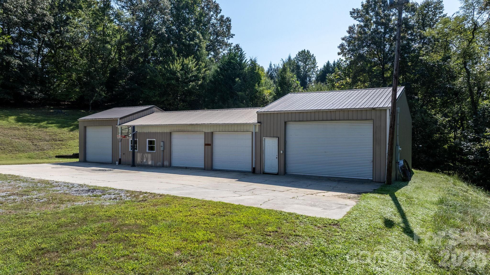 main property photo 32