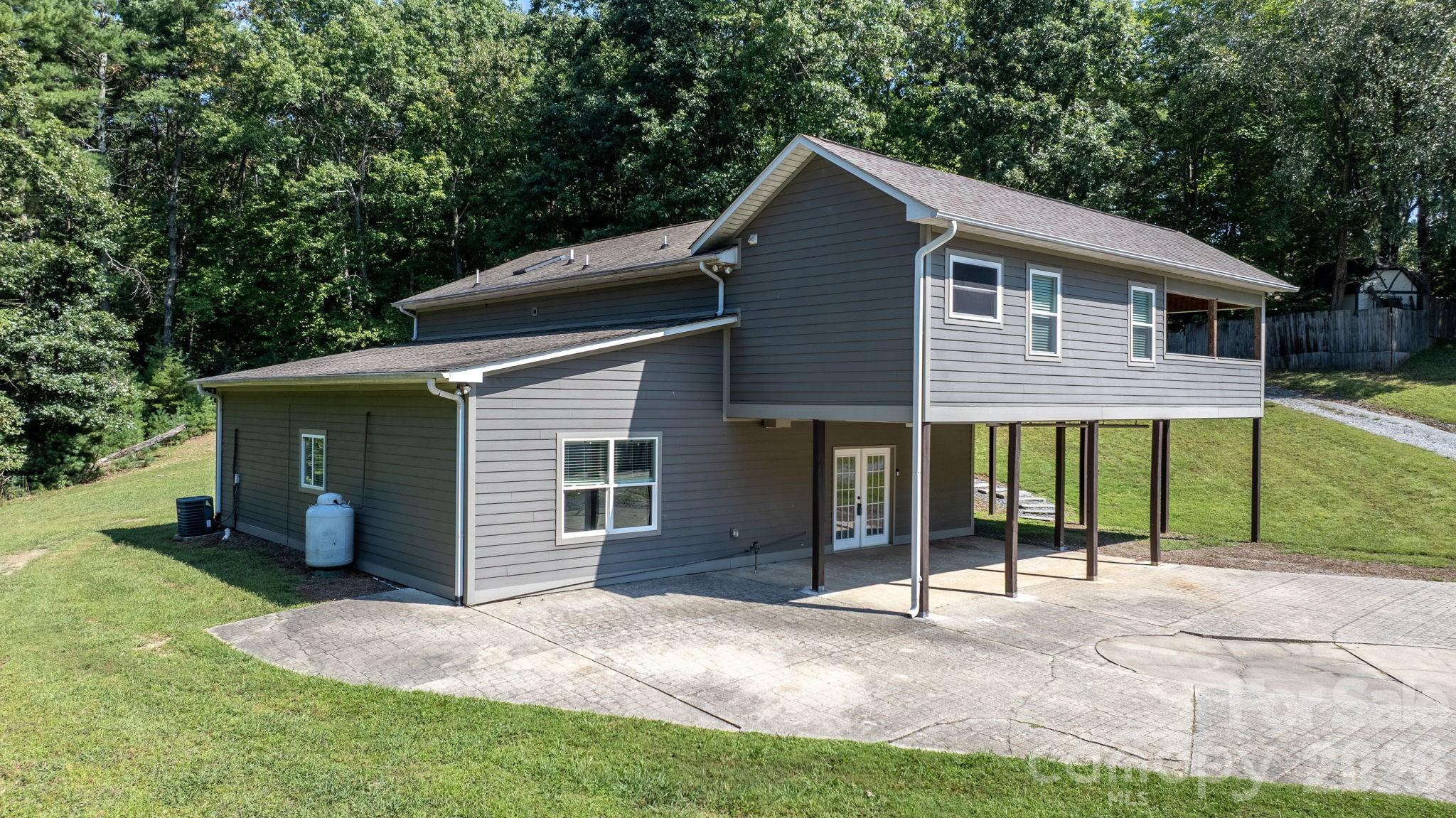 main property photo 41