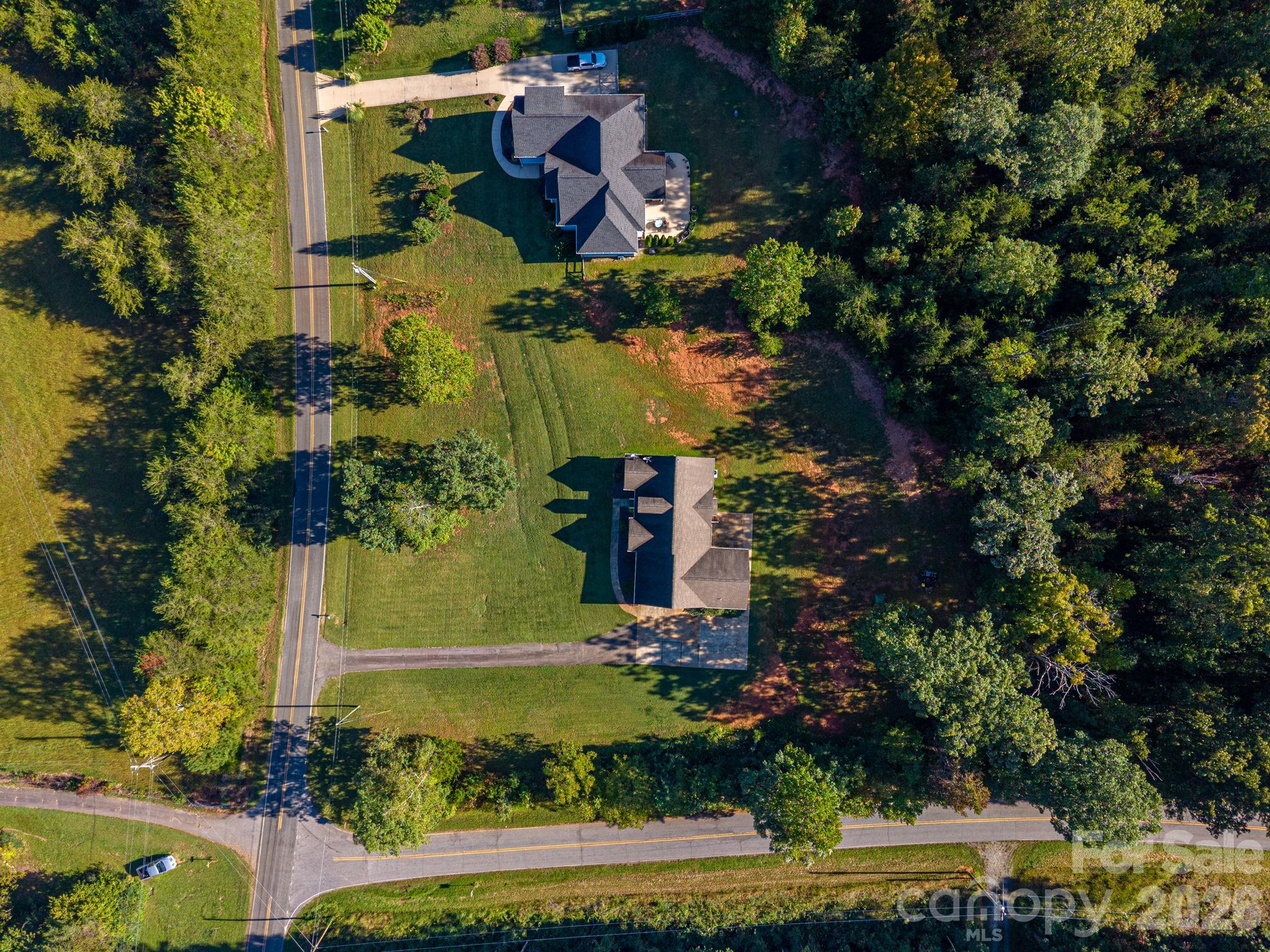 main property photo 9