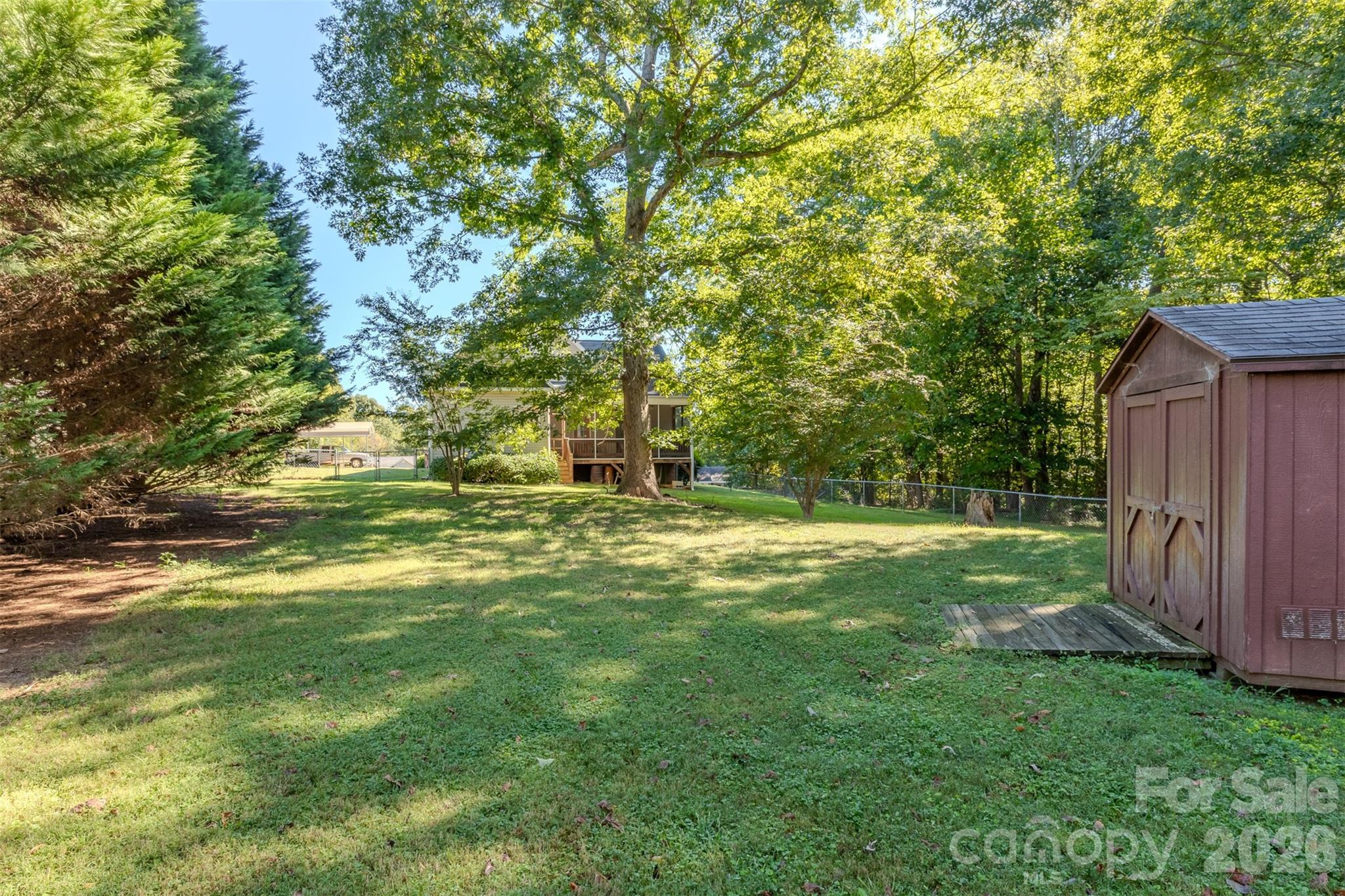 main property photo 11
