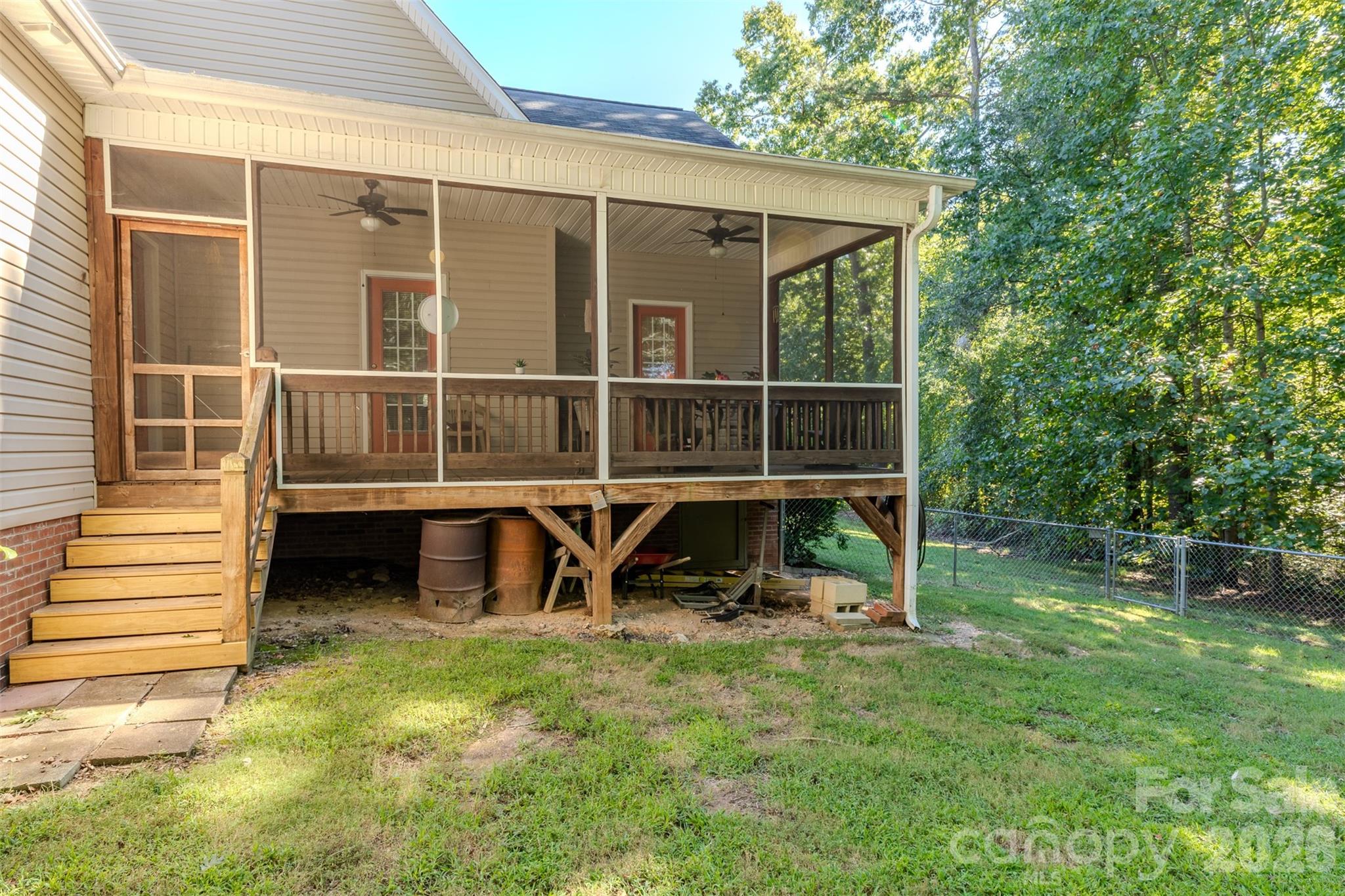 main property photo 13
