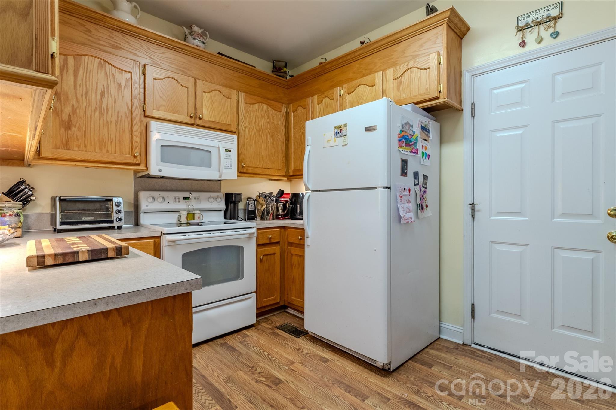 main property photo 17