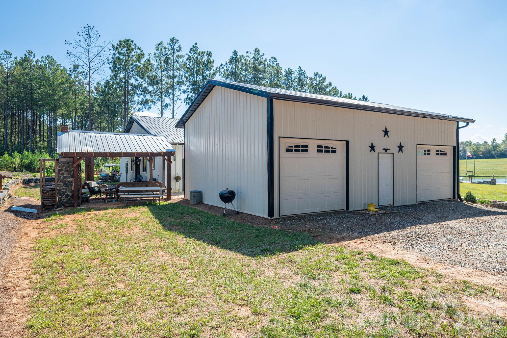 main property photo 31