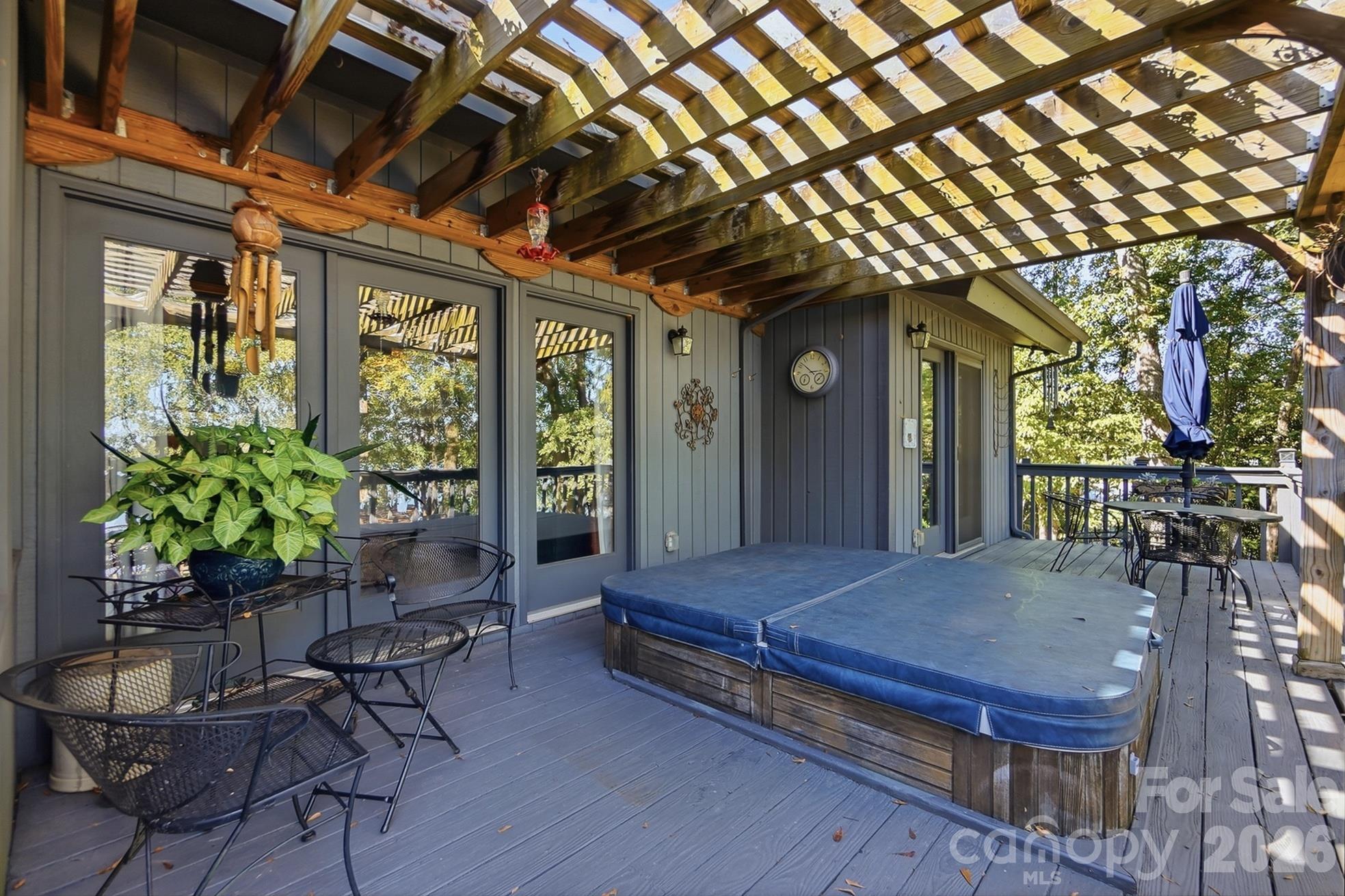 main property photo 30