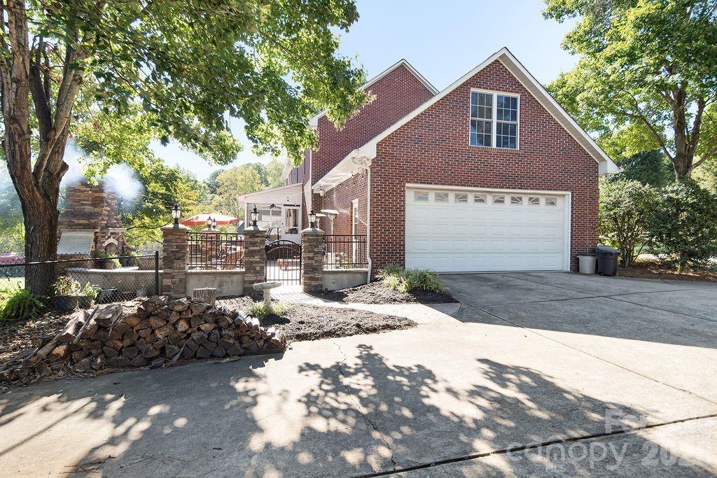 main property photo 3