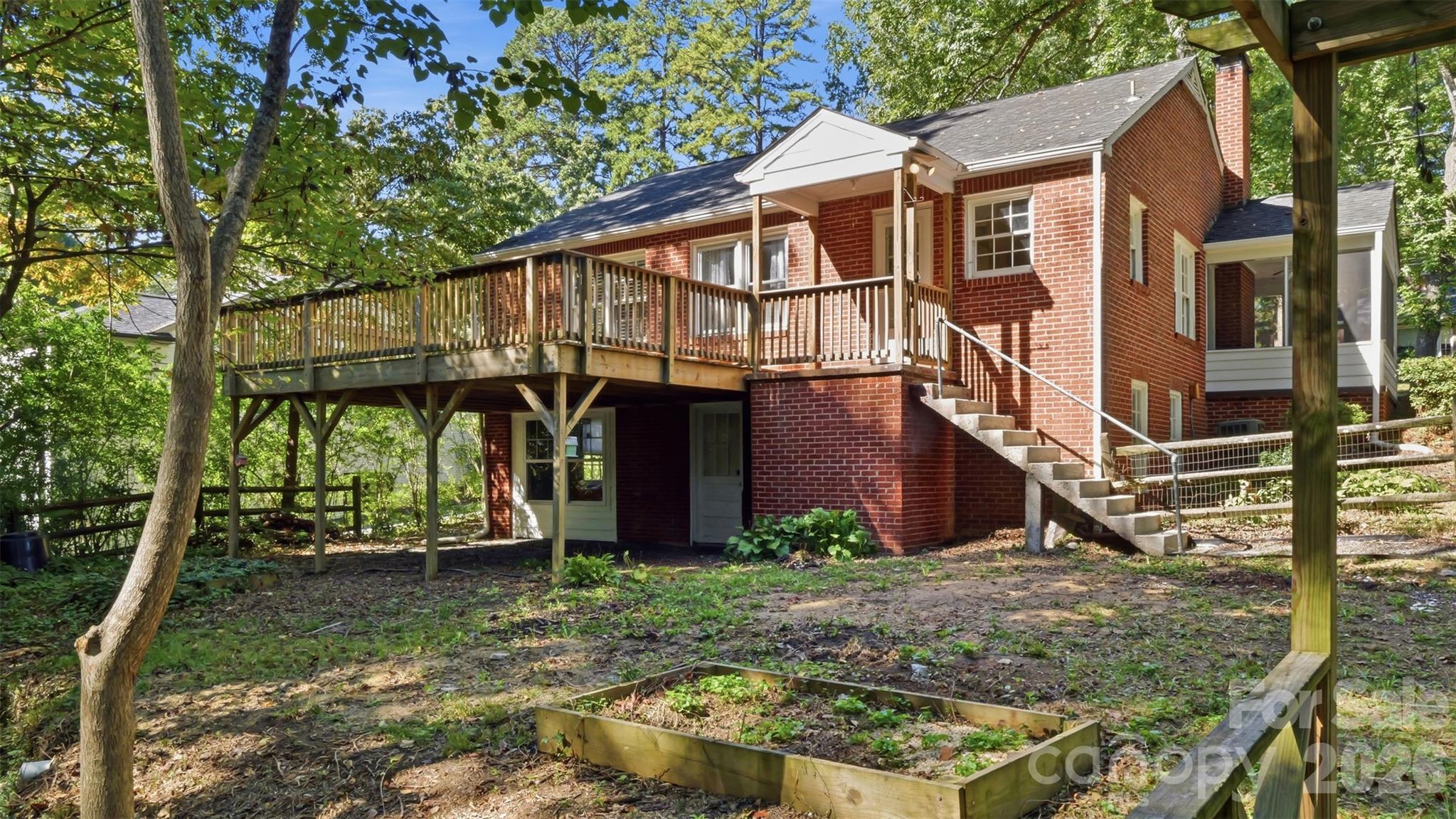 main property photo 29