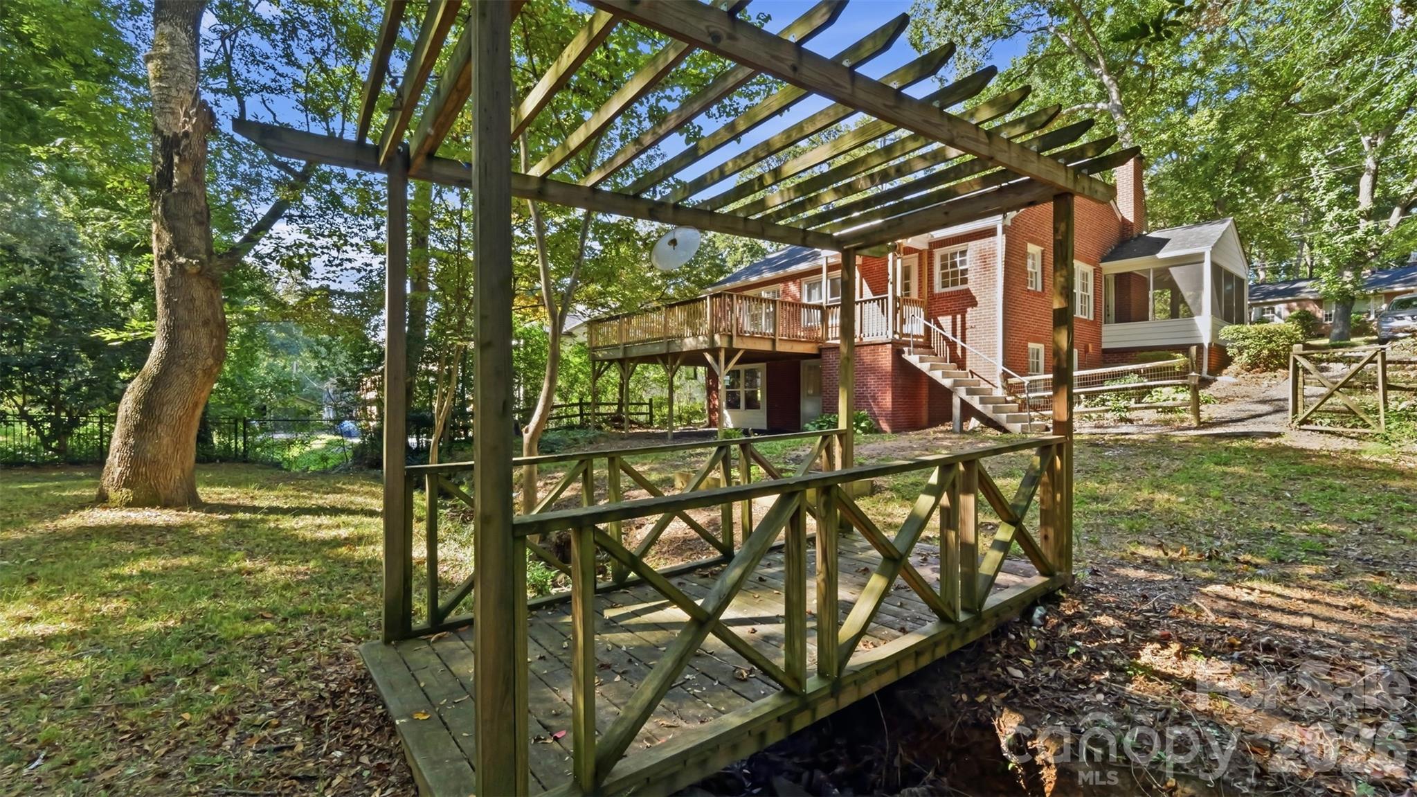 main property photo 30
