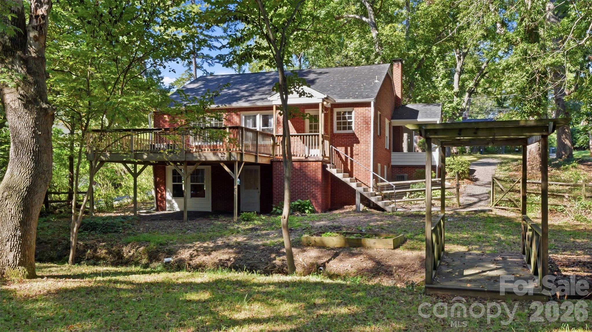 main property photo 31