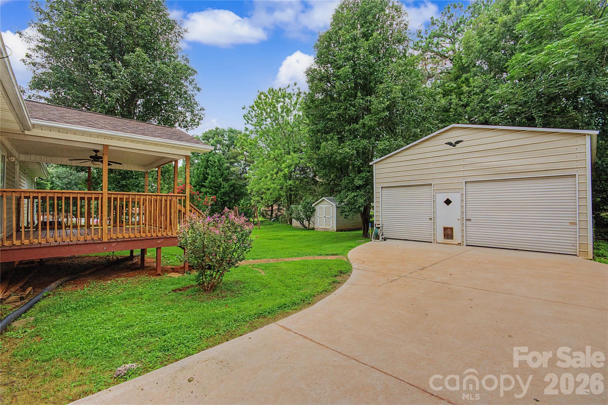 main property photo 28