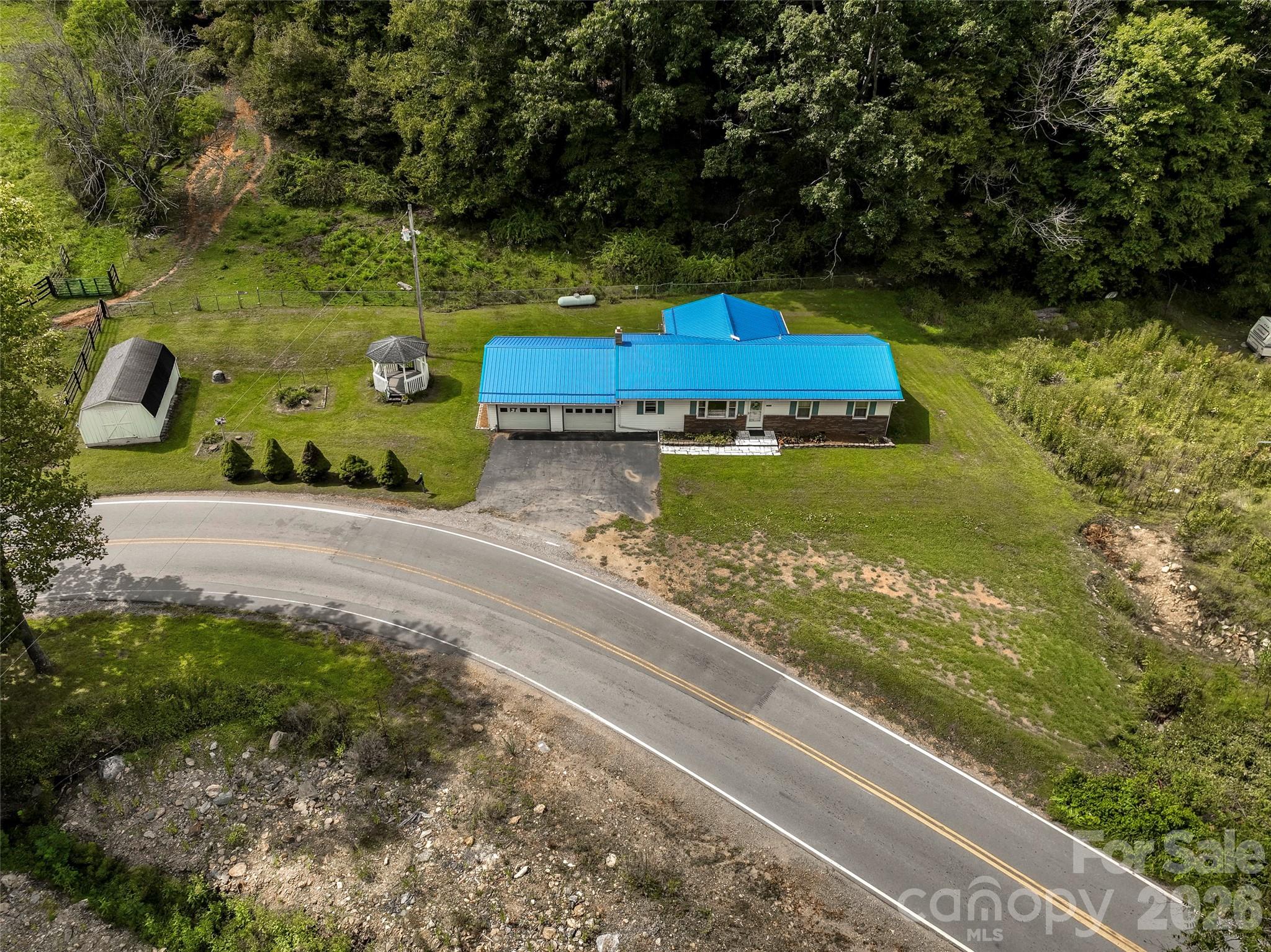 main property photo 33