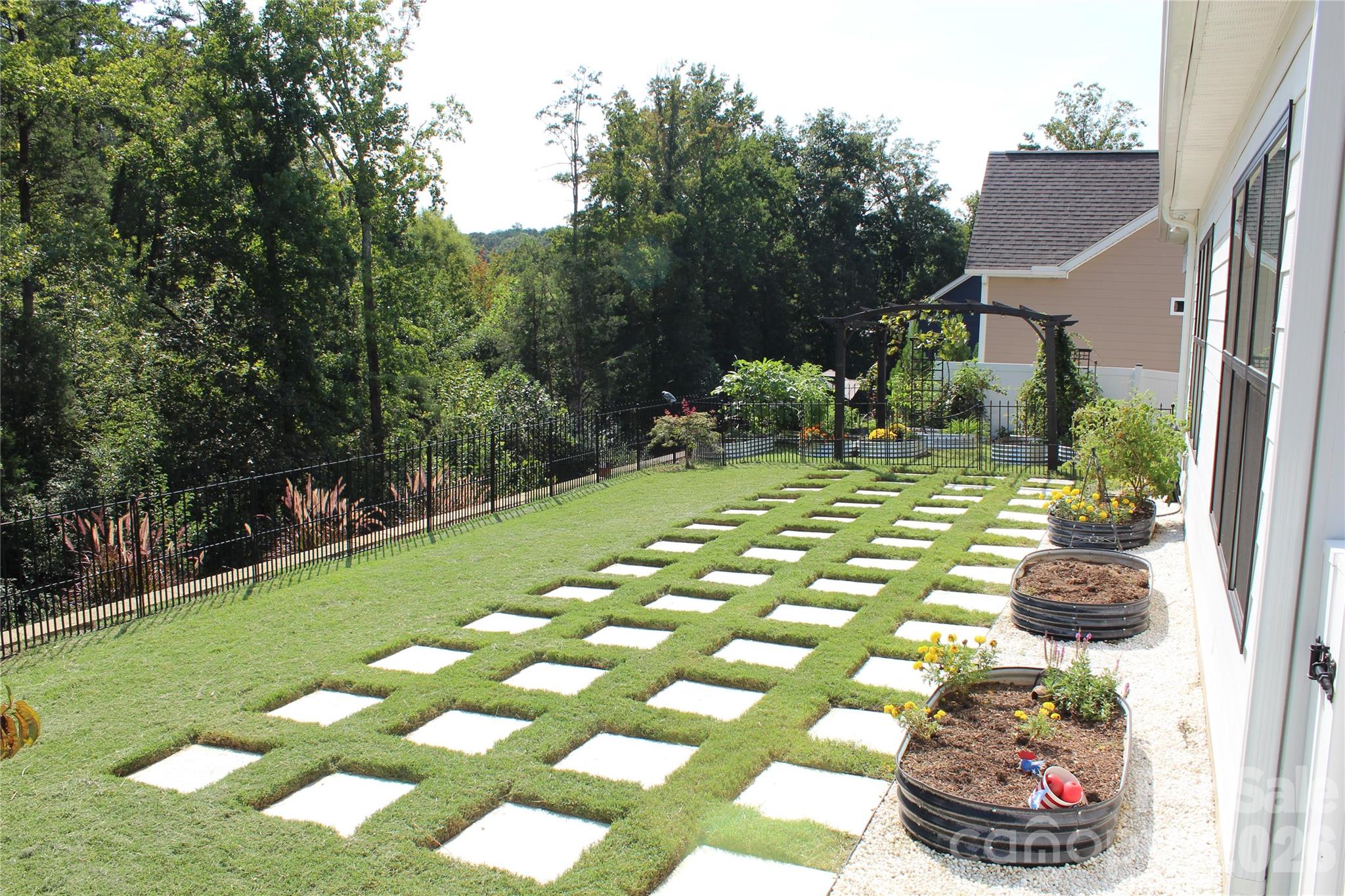main property photo 45