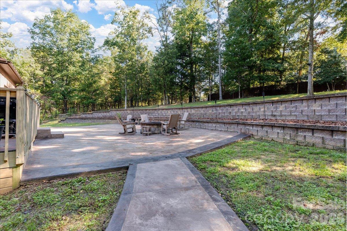 main property photo 39