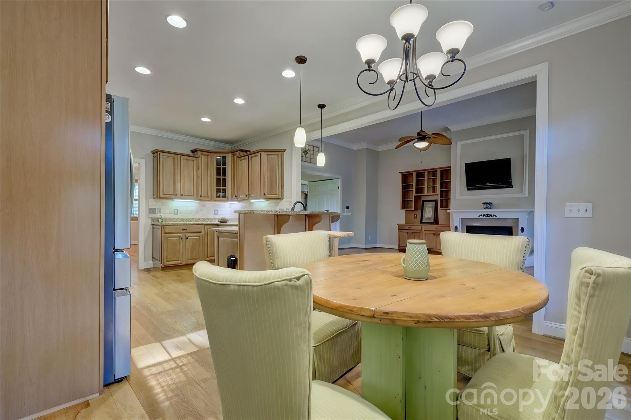 main property photo 14